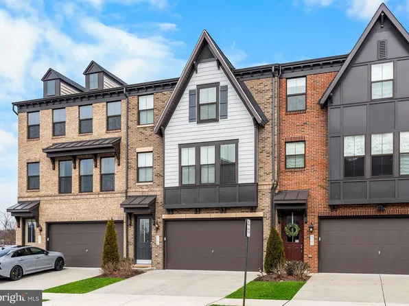 8103 Zoe Pl, Alexandria, VA 22306