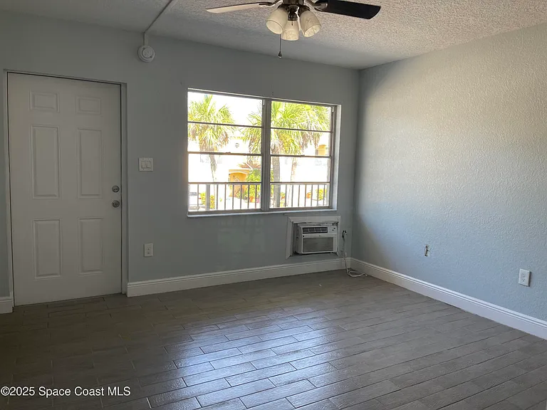 6100 Ridgewood Ave #7 — Photo 7