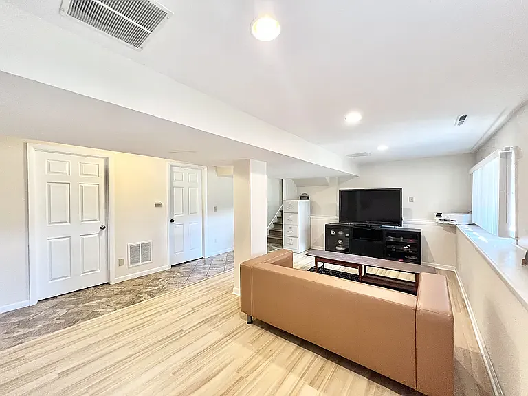 317 S Segoe Rd — Photo 6