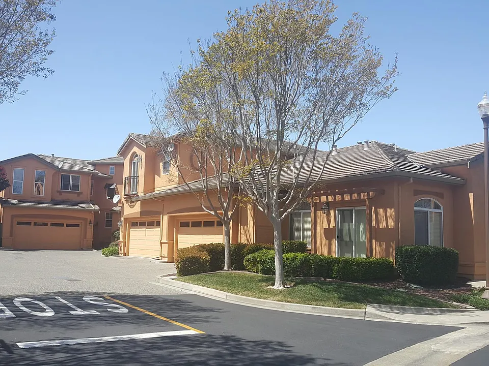 7204 Queen Isabella Ct
