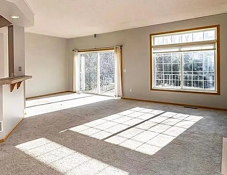 2560 Eagle Trace Ln — Photo 2