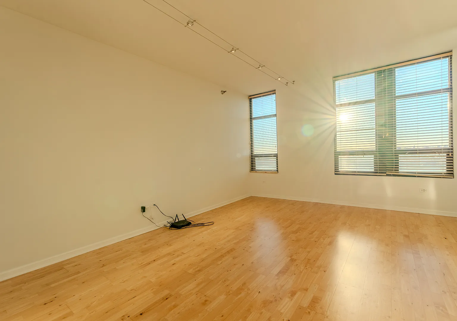 1 bed, 725 sqft, $2,400 — Photo 3