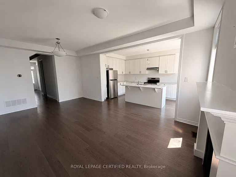 1514 Moira Cres — Photo 5