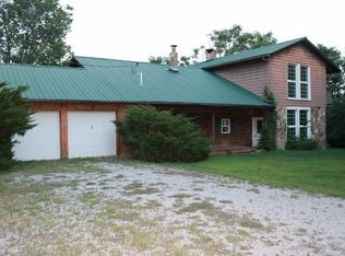 1349 Parker Ave, Cabool, MO 65689