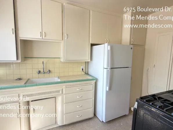 Boulevard Apartments, 6925-6947 Boulevard Dr #6925, La Mesa, CA 91941