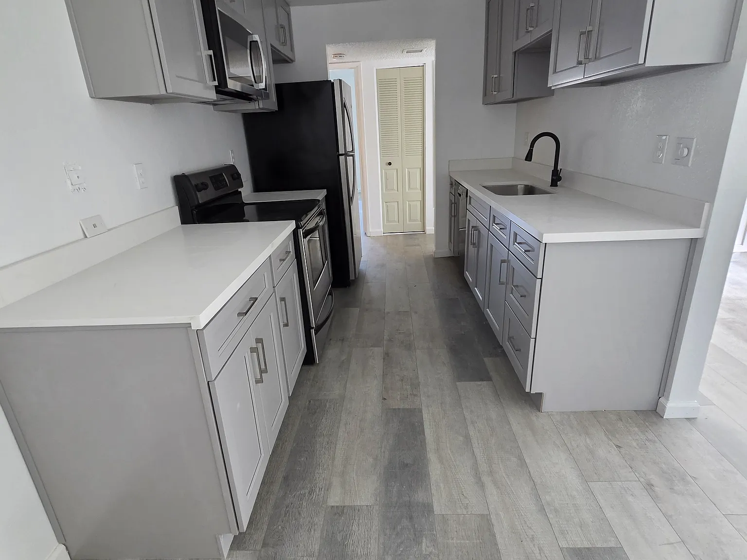 1 bed, 700 sqft, $1,700 — Photo 3