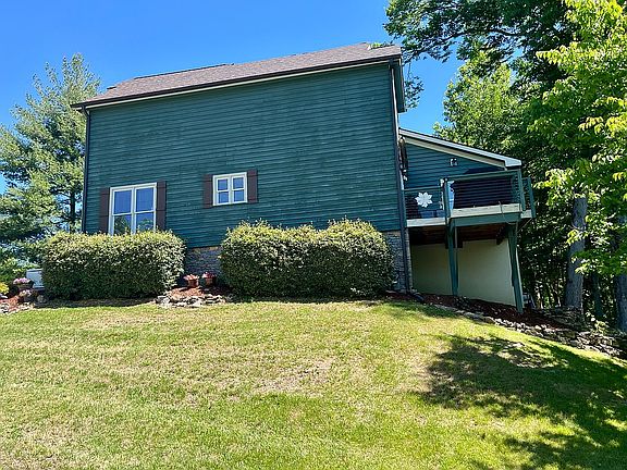2nd image of 105 Bay Dr