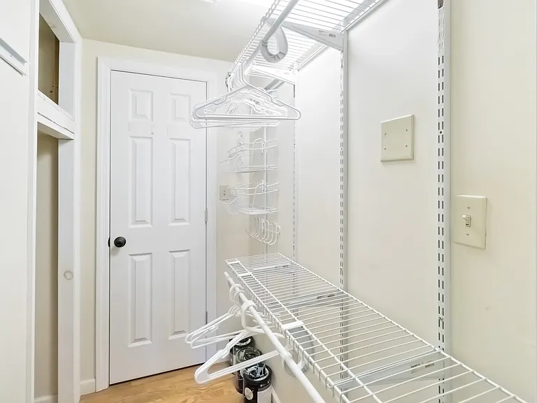 7 Evelyn Rd — Photo 24