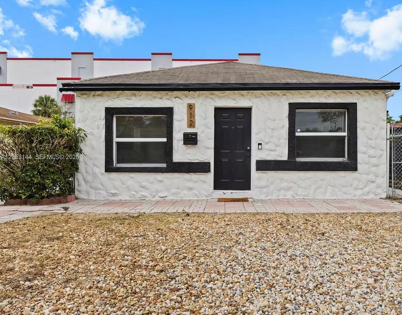 Seminole Add F R Olivers — Photo 1