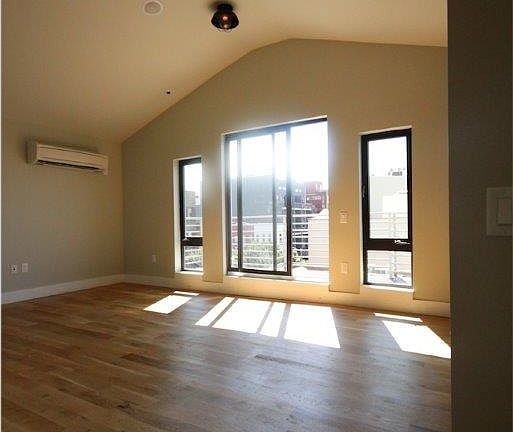4th image of 185 Leonard St #4B2