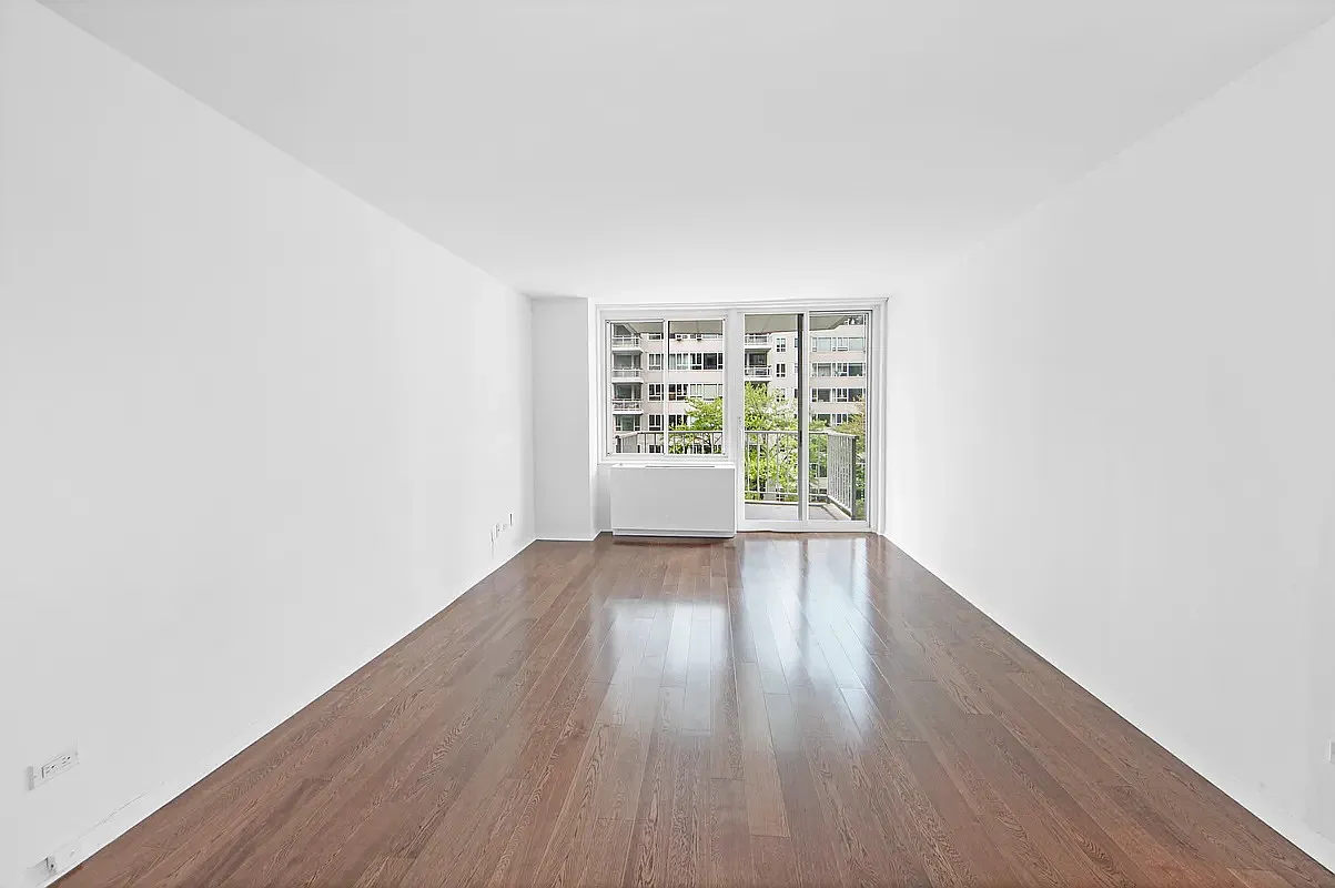 220 East 65th Street — Photo 3