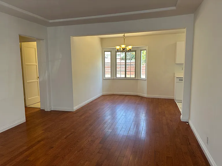 1531 Dixon St — Photo 3
