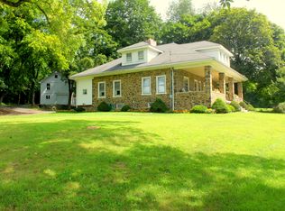 321 Liberty Rd, Stewartsville, NJ 08886