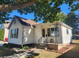 1225 S 21st St, Manitowoc, WI 54220