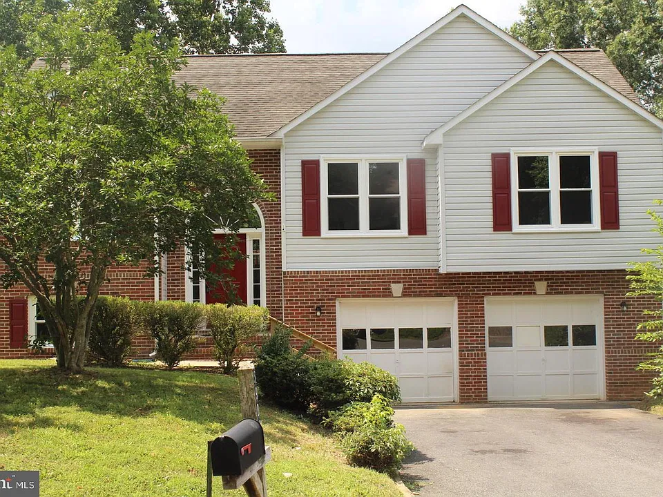5908 Danielle Dr