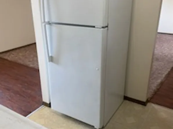 425 6th Ave, 425 6th Ave #10, Menominee, MI 49858