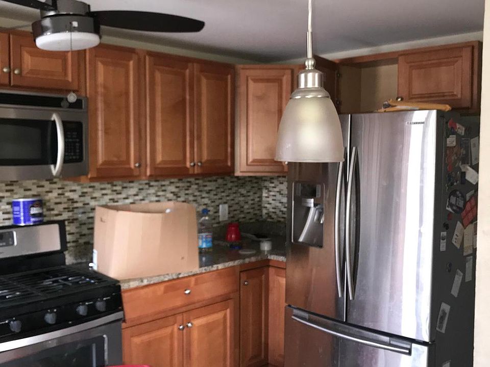 2nd image of 1038 Foxchase Ln