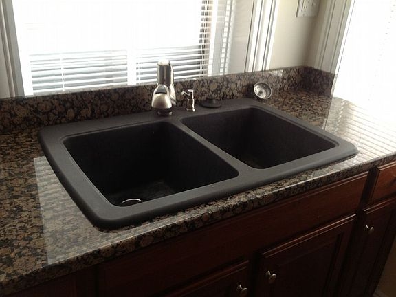 4th image of 810 Norton St APT A