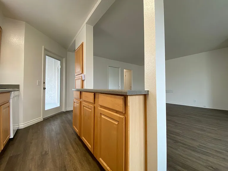 Adams Street Apartments — Photo 6