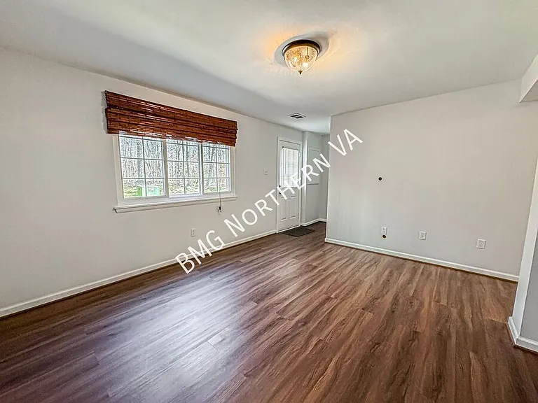 8627 Spring Creek Ct — Photo 26