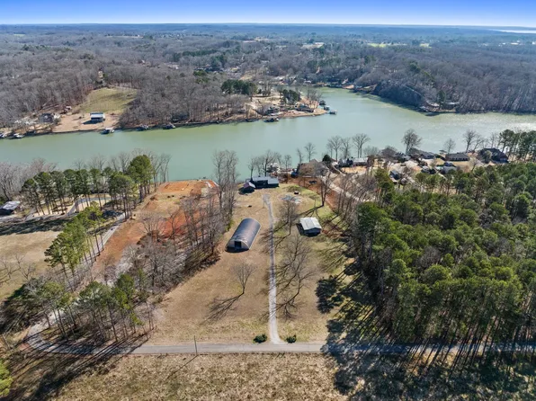 1174 N Shore Dr, Florence, AL 35634