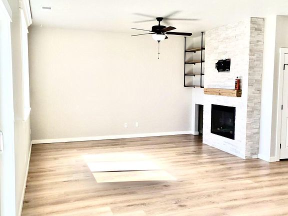 5th image of 2351 E Tiger Lily Dr