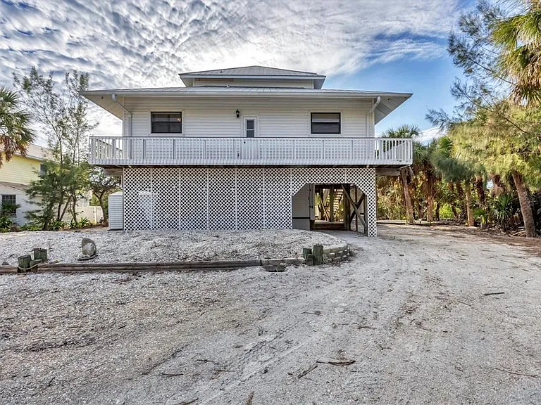 51 Palm Dr — Photo 4