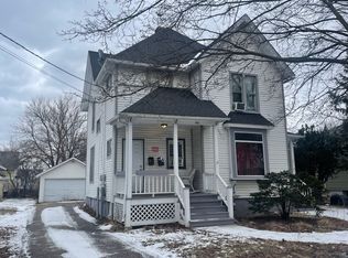 461 S State St, Elgin, IL 60123