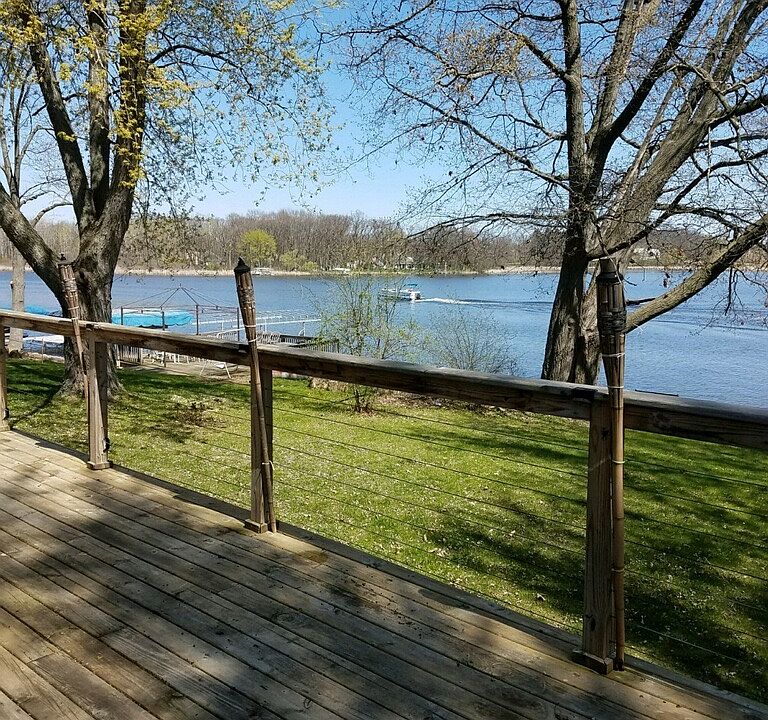 2nd image of 5421 Peninsula Dr E
