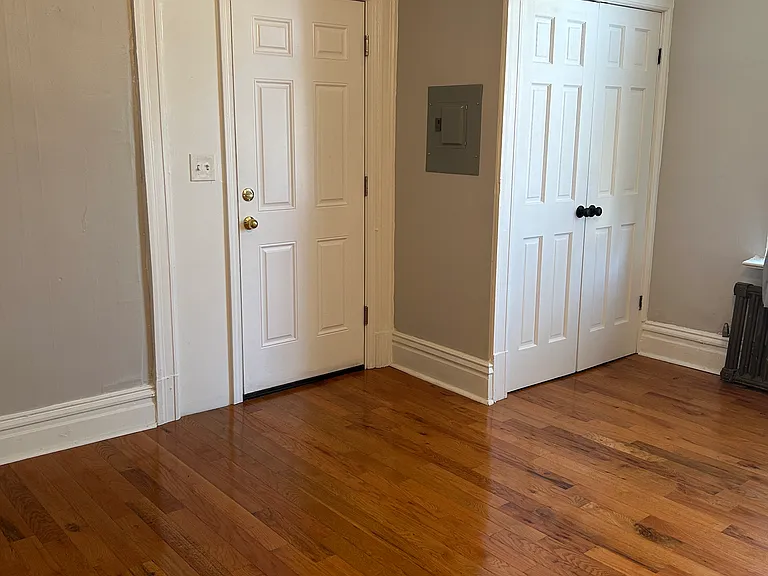 439 Rebecca Ave #1FT — Photo 5