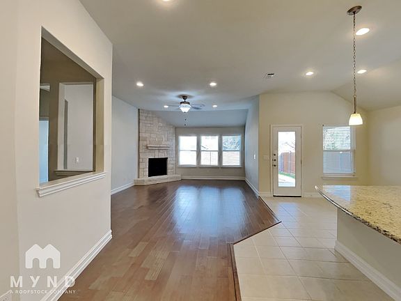 4th image of 617 Windward Dr
