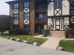 10541 Palos Pl #B, Palos Hills, IL