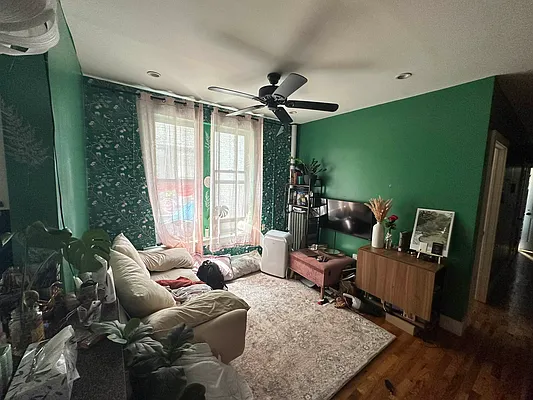 Rented by Premier Metro Realty Corp | media 3