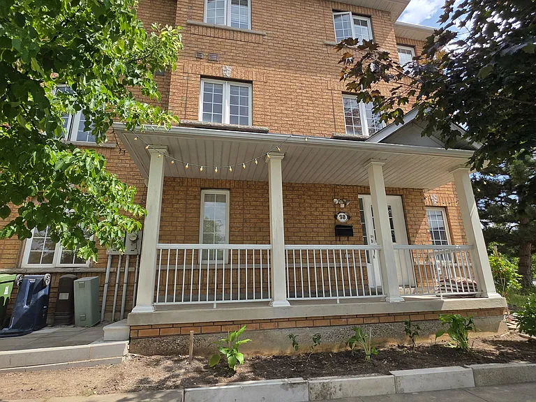 98 Birdstone Cres — Photo 16