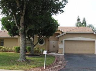 5230 NW 77th Ct, Pompano Beach, FL 33073