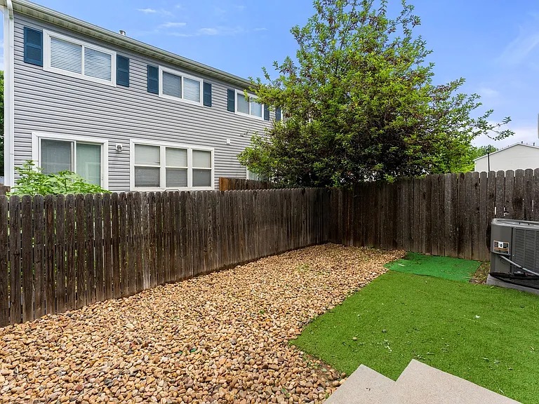 7857 S Kittredge Cir — Photo 29