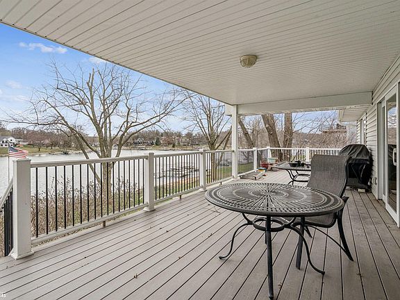 3rd image of 314 Hillcrest Rdg