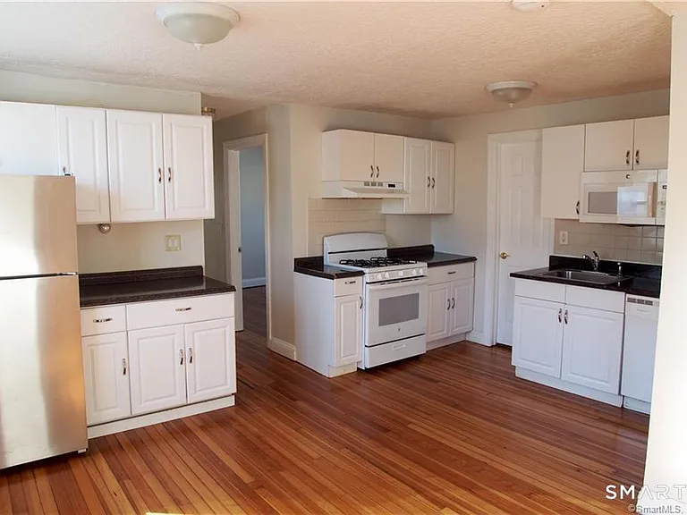 81 Longfellow Ave #2 — Photo 3