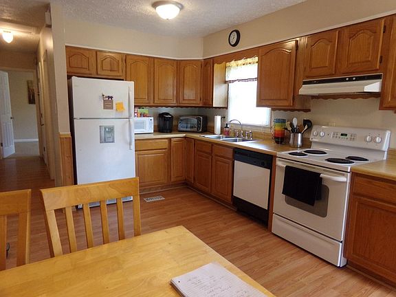 5th image of 275 Finch Ave
