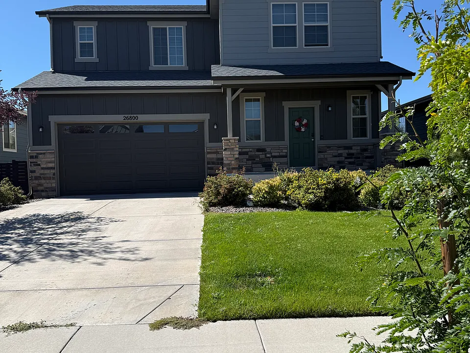 E Cedar Ave