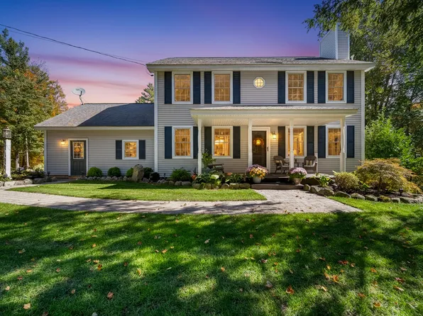 49 Stark Hwy N, Dunbarton, NH 03046