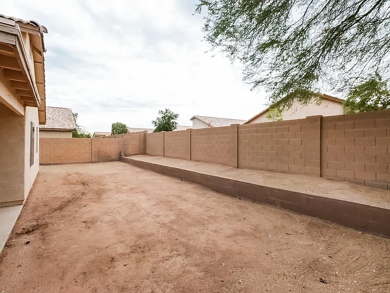 2213 W Saint Charles Ave — Photo 15