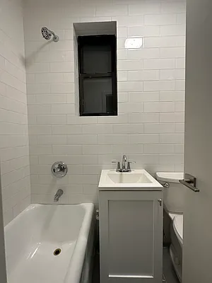 Rented by Peter R. Hungerford, LREB | media 7