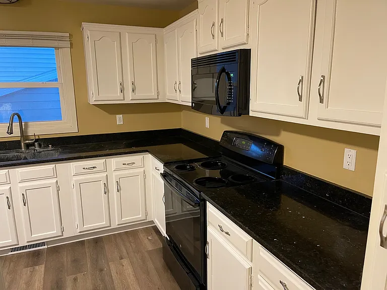 2030 Adderbury Ln — Photo 3