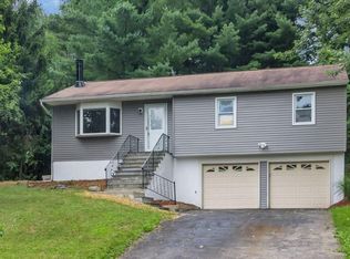 17 Baldwin Dr, Wappingers Falls, NY