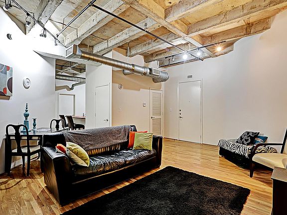 5th image of 917 Main St APT 503