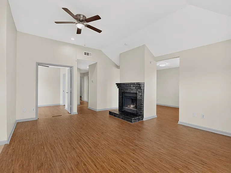 1700 Wheatfield Dr — Photo 9