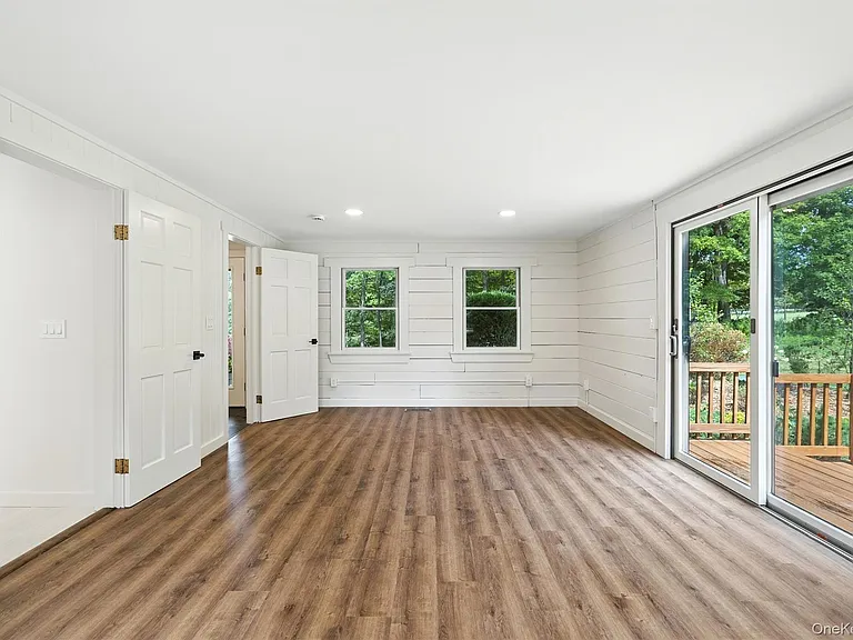 383 N Salem Rd — Photo 8