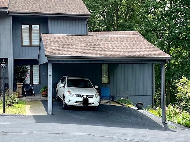 1st image of 119 Woodcrest Ln