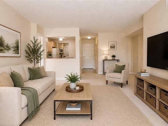 5th image of 20 Saint George St #404